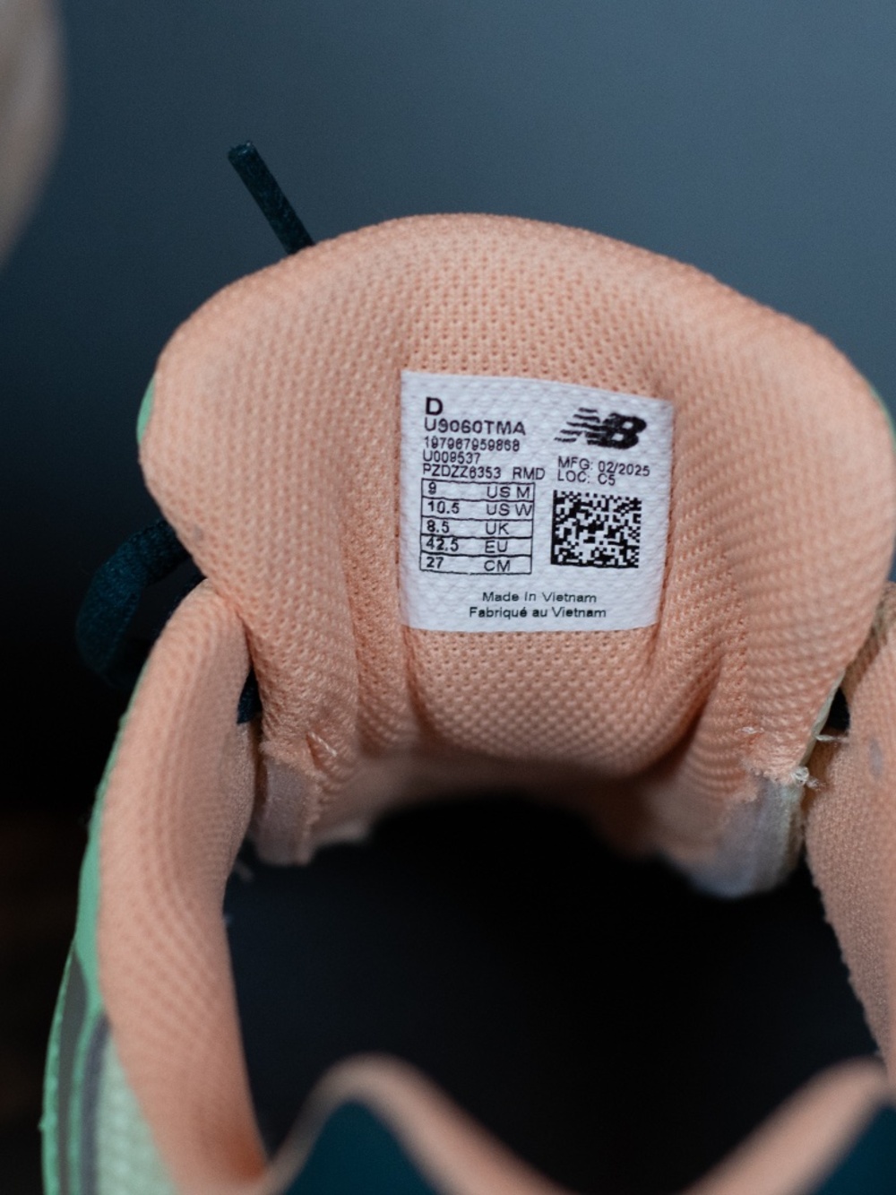 New Balance 9060 - Picture 4 of 8